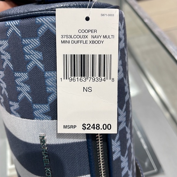 Michael Kors Men’s Women’s Cooper mini duffle xbody NWT
Navy Multi
NWT - Picture 10 of 16